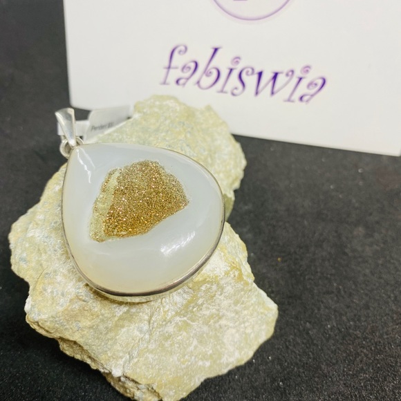 Pendant - Picture 2 of 3